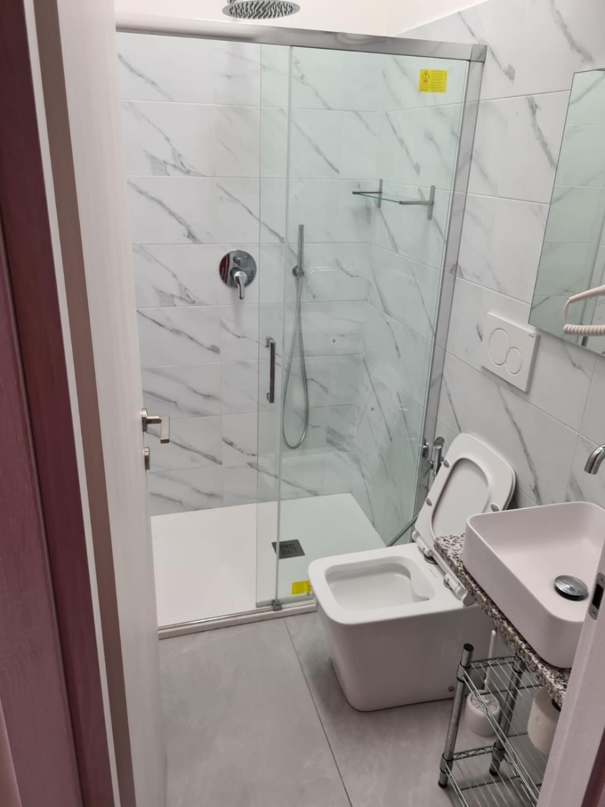 Arcobaleno By Dimora Chic Hotel โนวารา ภายนอก รูปภาพ